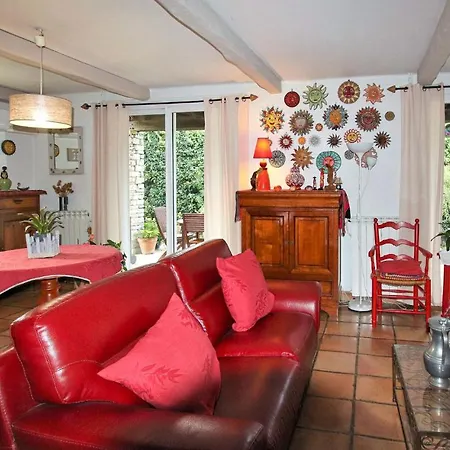 Awesome In With Kitchen Holiday home Cheval-Blanc