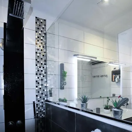 Awesome In With Kitchen Holiday home *